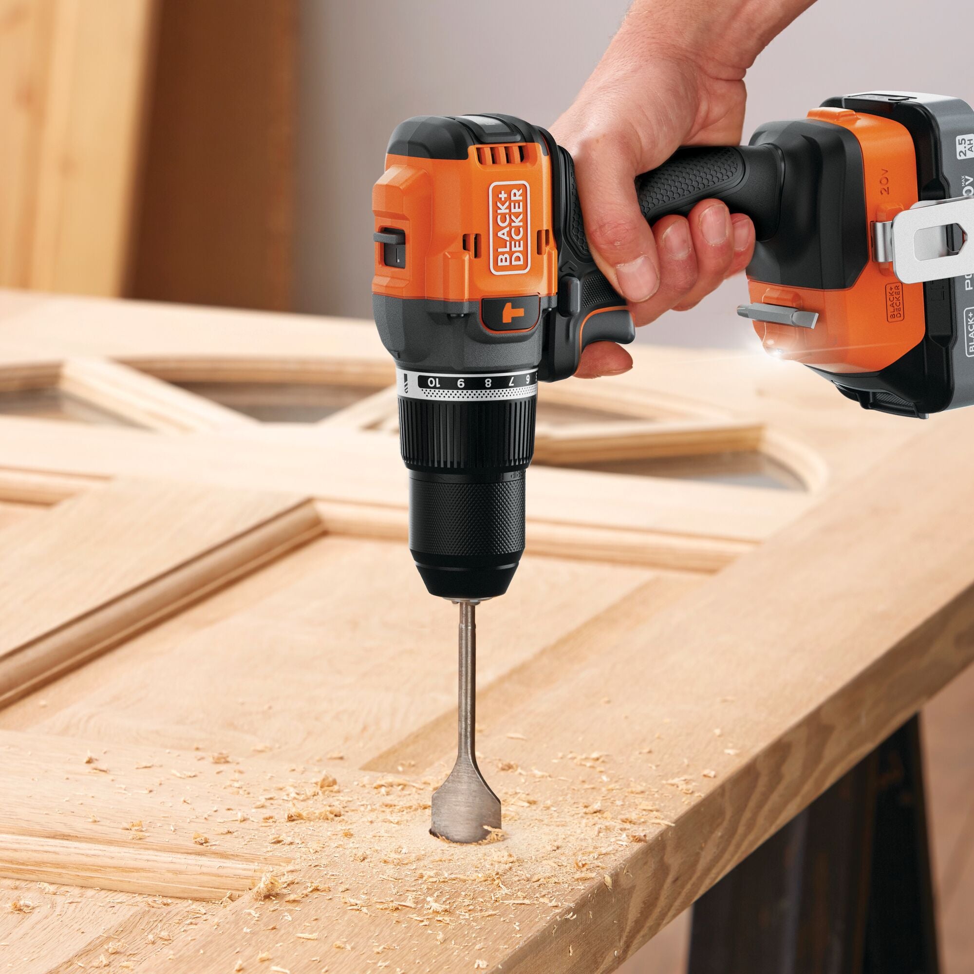 20V MAX* POWERCONNECT Cordless Brushless ?-in. Hammer Drill Kit - Image 2
