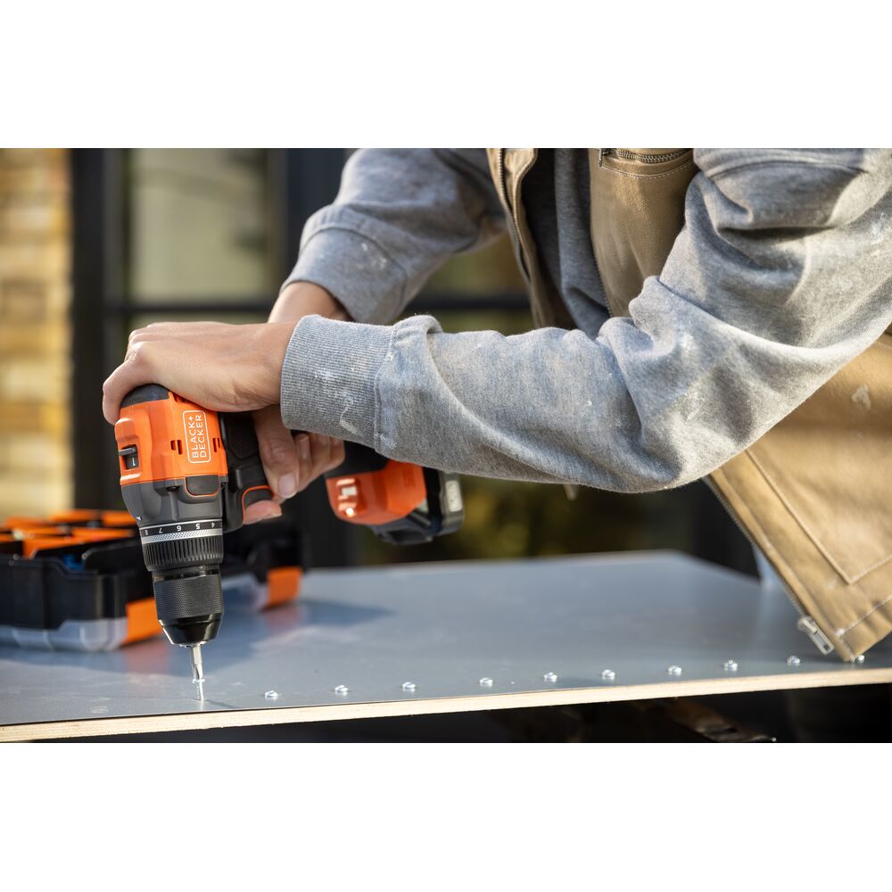 20V MAX* POWERCONNECT Cordless Brushless ?-in. Drill/Driver and ?-in Hex Impact Driver Combo Kit (Battery & Charger Included) - Image 2