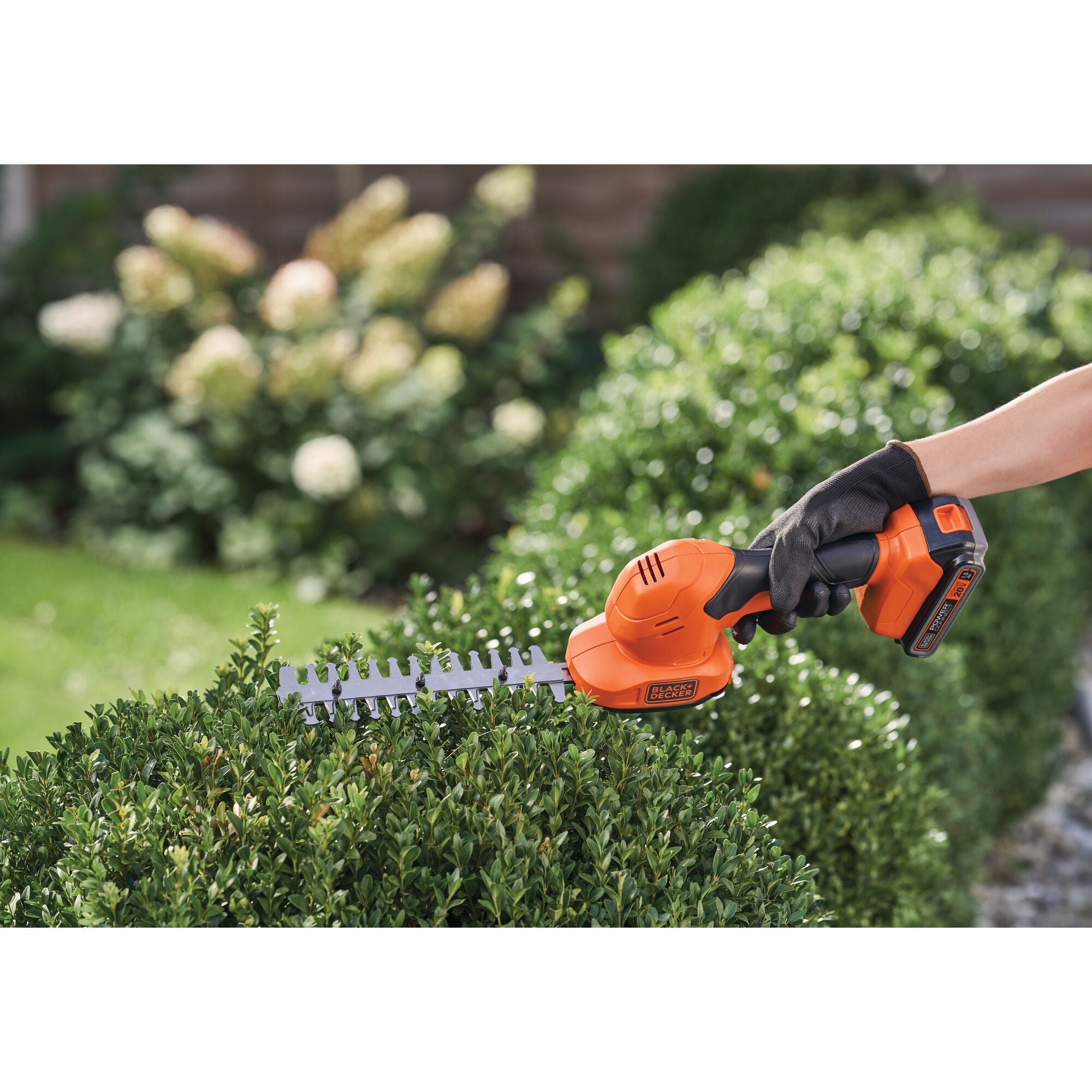 20V MAX* POWERCONNECT 3/8 Inch Cordless Shear Shrubber. Battery and Charger Included - Image 3