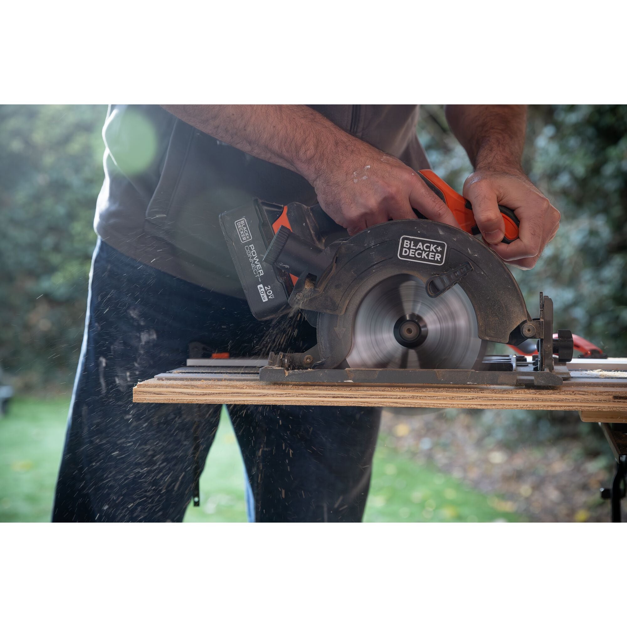 20V MAX* POWERCONNECT Cordless Brushless 6-1/2-in. Circular Saw (Battery & Charger Not Included) - Image 2